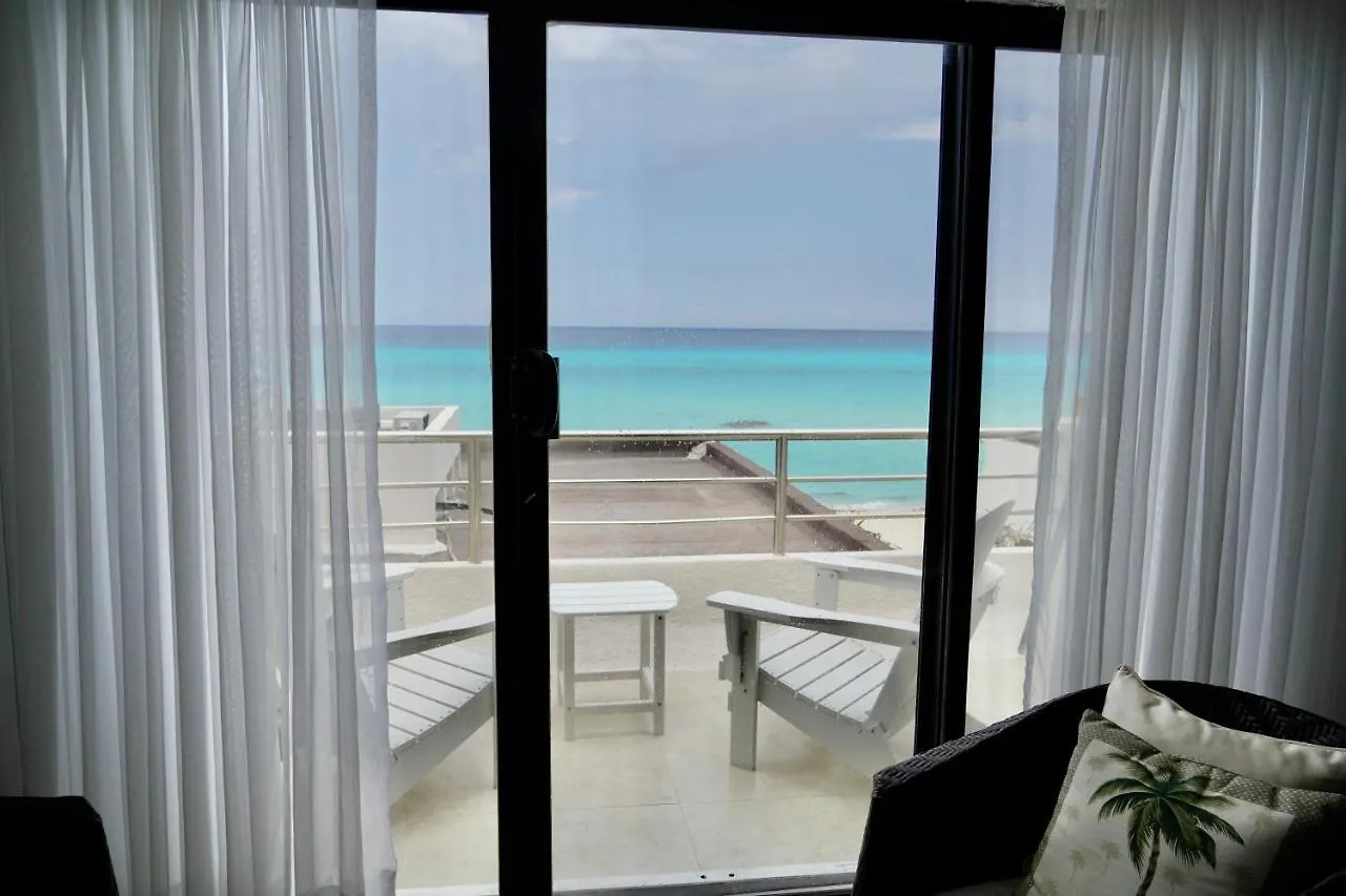 Cancun Hotel Zone - 2 Bedroom Beachfront, Bright And Spacious Mexico