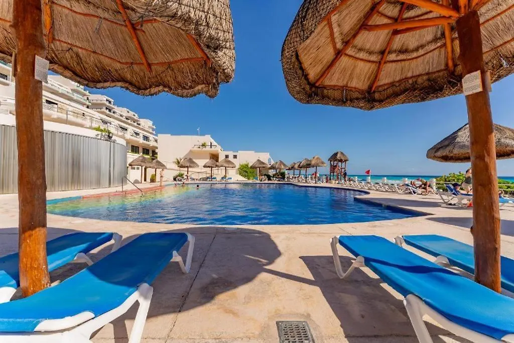 Cancun Hotel Zone - 2 Bedroom Beachfront, Bright And Spacious Mexico