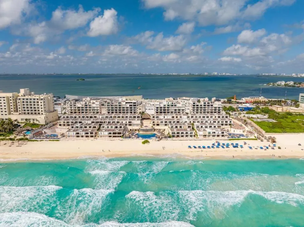 Apartment Cancun Hotel Zone - 2 Bedroom Beachfront, Bright And Spacious