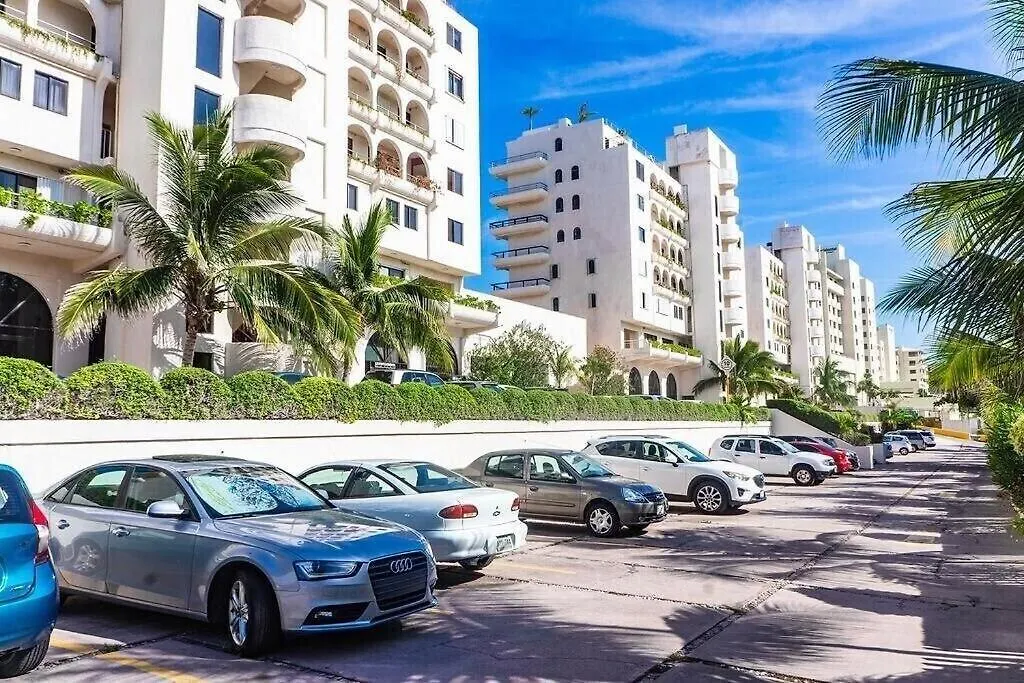 Apartment Cancun Hotel Zone - 2 Bedroom Beachfront, Bright And Spacious Mexico