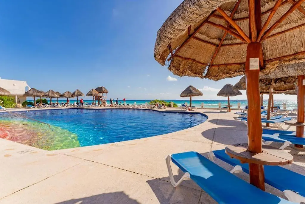 Cancun Hotel Zone - 2 Bedroom Beachfront, Bright And Spacious 0*,  Mexico