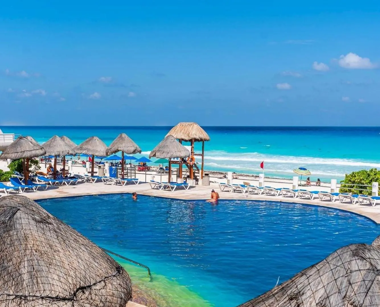Cancun Hotel Zone - 2 Bedroom Beachfront, Bright And Spacious 0*,
