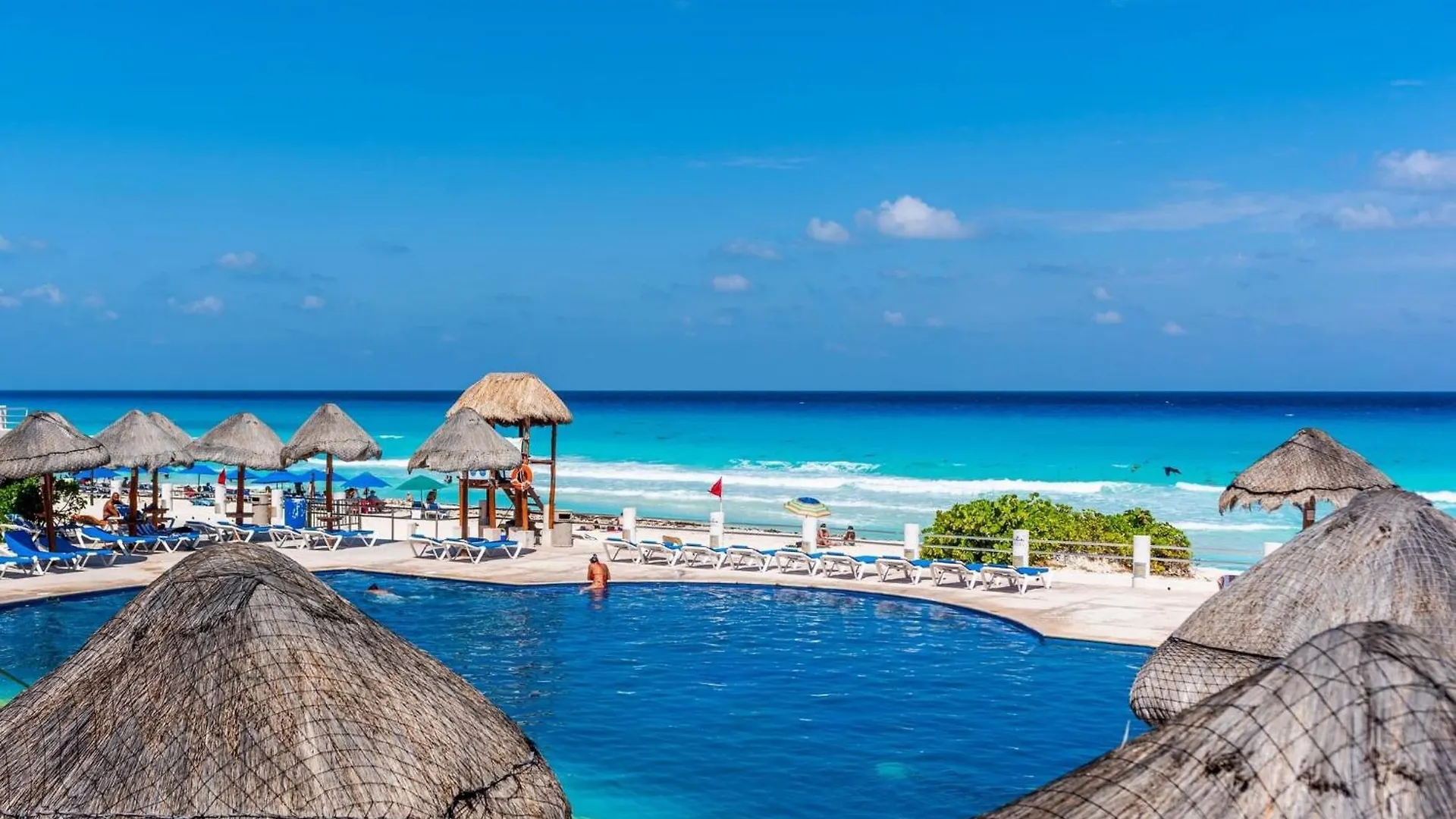 Cancun Hotel Zone - 2 Bedroom Beachfront, Bright And Spacious 0*,  Mexico